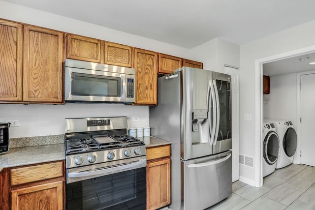 1334 S Pleasant Hill Gate, Waukegan, IL 60085