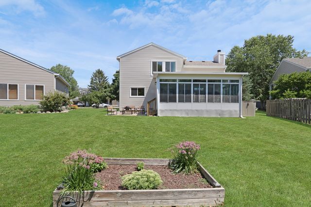 1334 S Pleasant Hill Gate, Waukegan, IL 60085