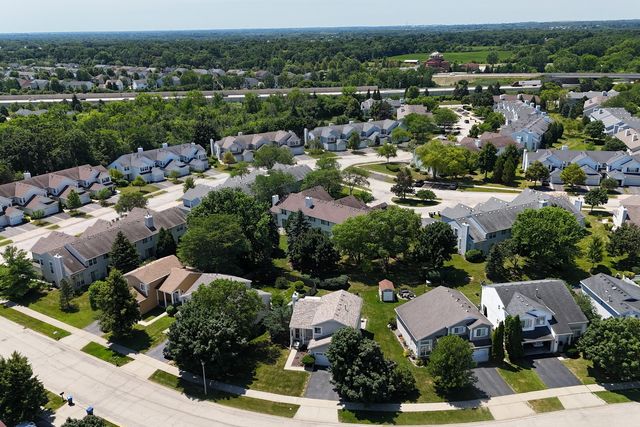 1334 S Pleasant Hill Gate, Waukegan, IL 60085