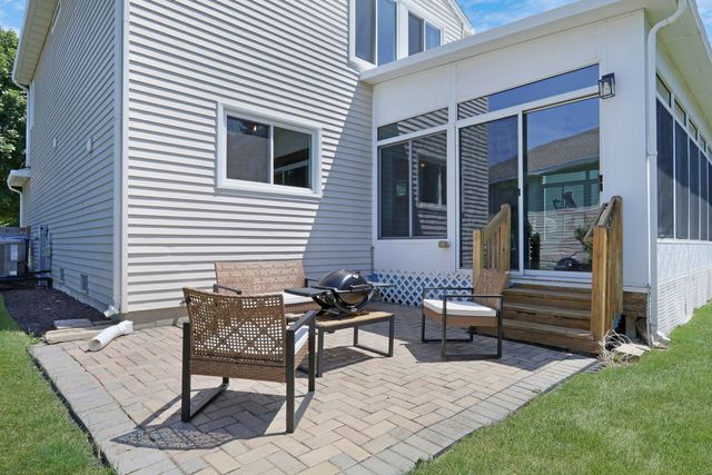 1334 S Pleasant Hill Gate, Waukegan, IL 60085