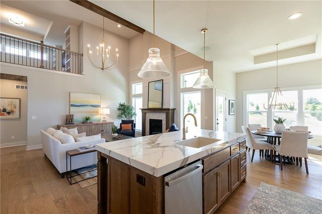 18481 Mohawk Lane, Overland Park, KS 66085