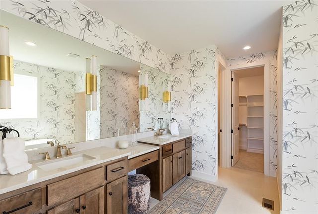 18481 Mohawk Lane, Overland Park, KS 66085