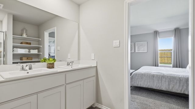 9413 WALNUT COVE Drive, Fort Worth, TX 76108