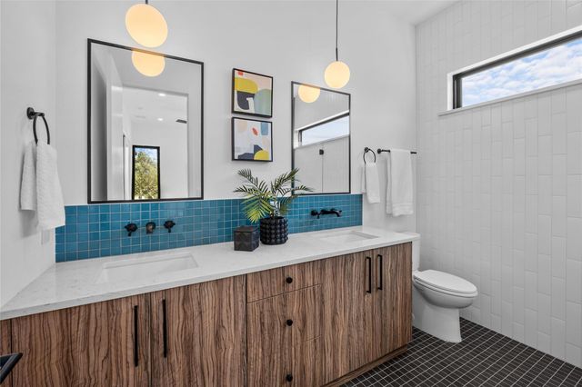 219 Lessin LN 10A, Austin, TX 78704