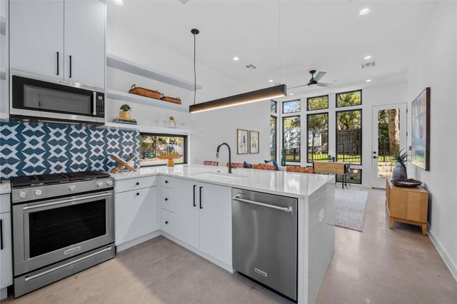 219 Lessin LN 10A, Austin, TX 78704