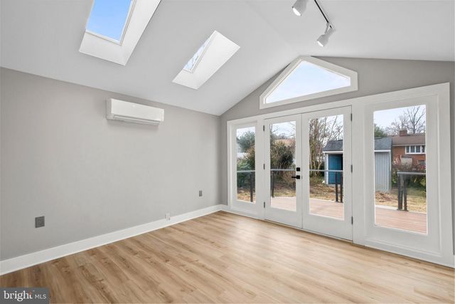 5401 FERNDALE ST, Springfield, VA 22151