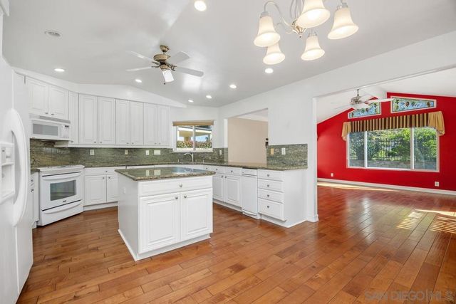 18683 Locksley St., San Diego, CA 92128