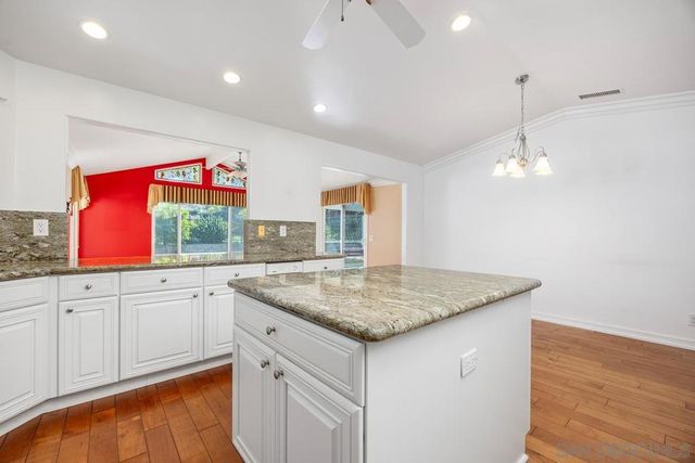 18683 Locksley St., San Diego, CA 92128