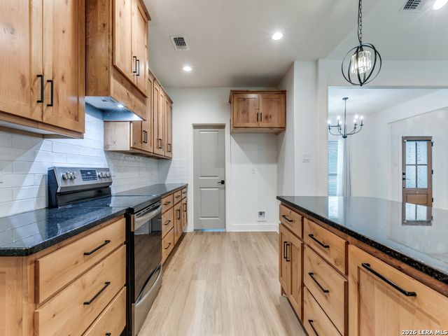 1015 Timbercrest, Pleasanton, TX 78064