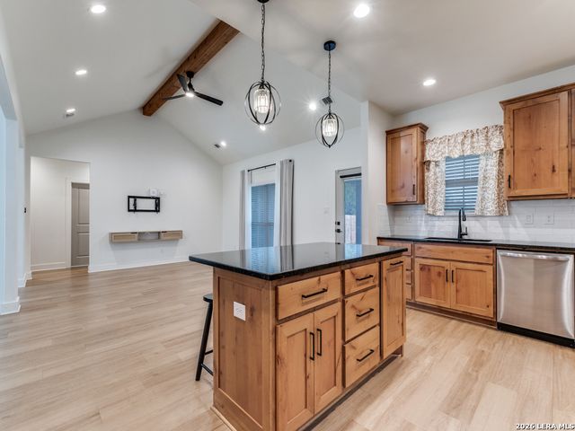 1015 Timbercrest, Pleasanton, TX 78064