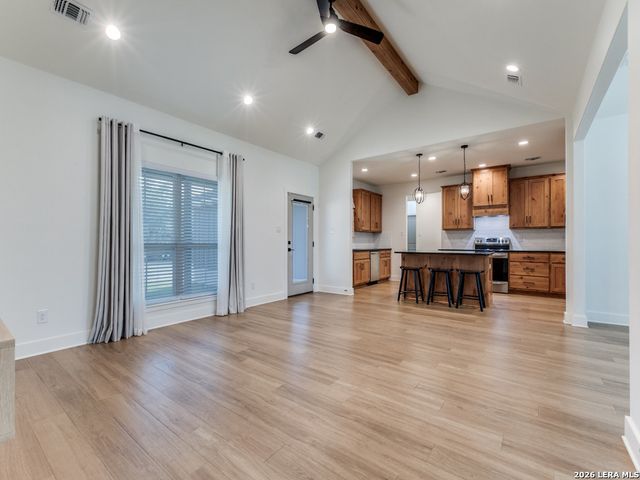 1015 Timbercrest, Pleasanton, TX 78064