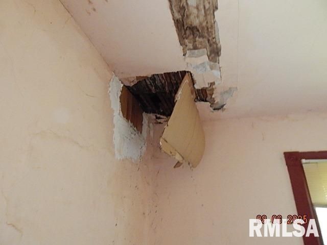 1504 CHRISTIE Street, Davenport, IA 52803