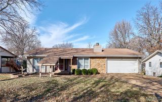 48 Picardy Drive, Lake St Louis, MO 63367