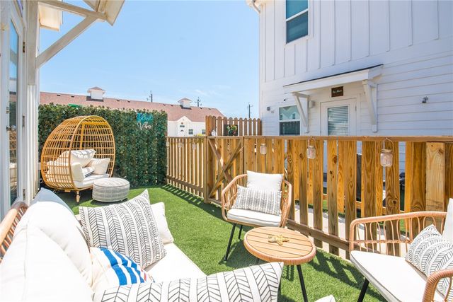 15117 Boca Grandi Dr, Corpus Christi, TX 78418