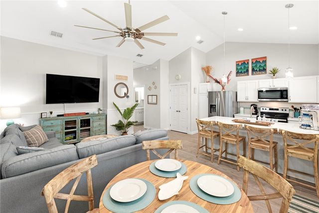 15117 Boca Grandi Dr, Corpus Christi, TX 78418