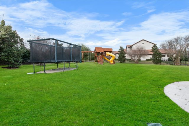 723 Bending Oak Trail, Fairview, TX 75069