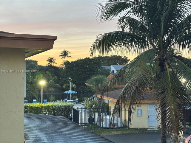 8384 SW 154th Ave 68, Miami, FL 33193