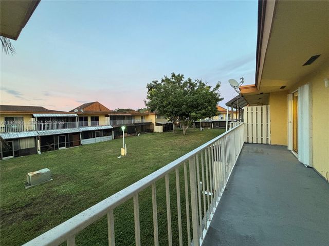 8384 SW 154th Ave 68, Miami, FL 33193