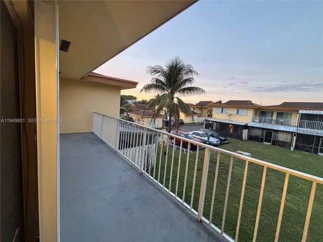 8384 SW 154th Ave 68, Miami, FL 33193