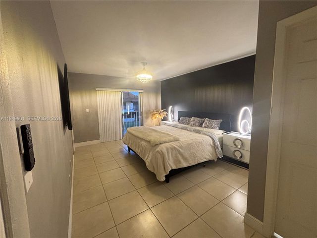 8384 SW 154th Ave 68, Miami, FL 33193