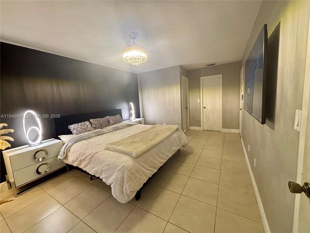 8384 SW 154th Ave 68, Miami, FL 33193