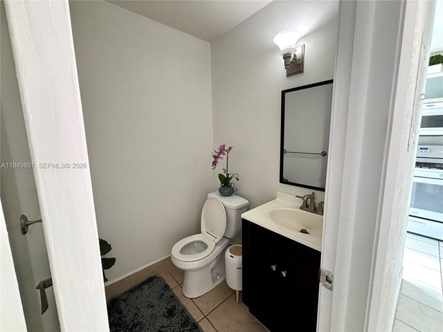 8384 SW 154th Ave 68, Miami, FL 33193