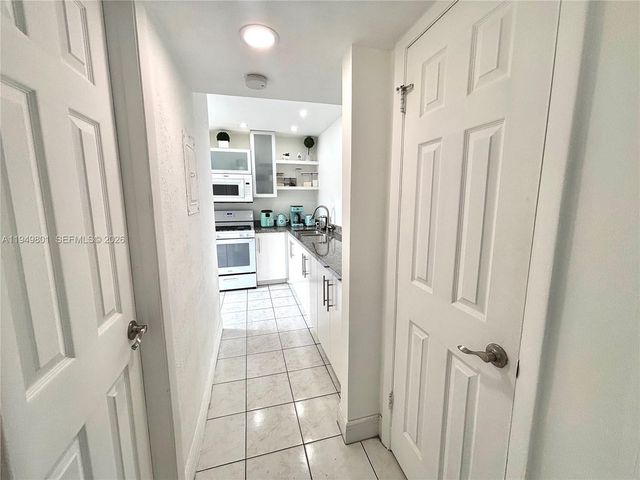 8384 SW 154th Ave 68, Miami, FL 33193