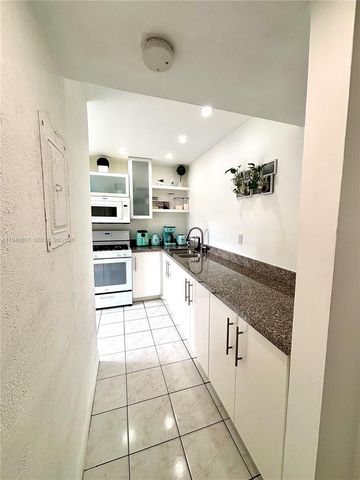 8384 SW 154th Ave 68, Miami, FL 33193