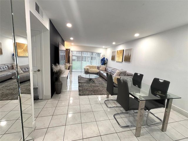 8384 SW 154th Ave 68, Miami, FL 33193