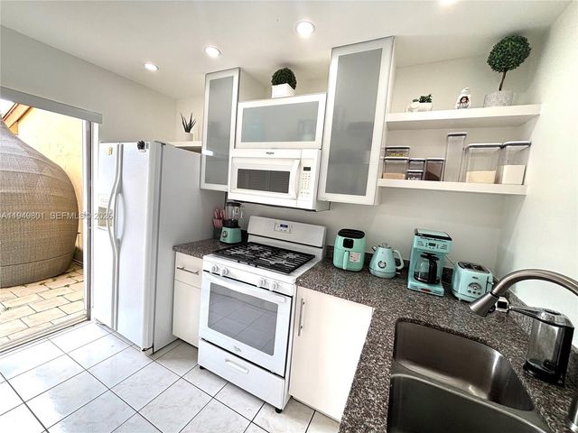 8384 SW 154th Ave 68, Miami, FL 33193