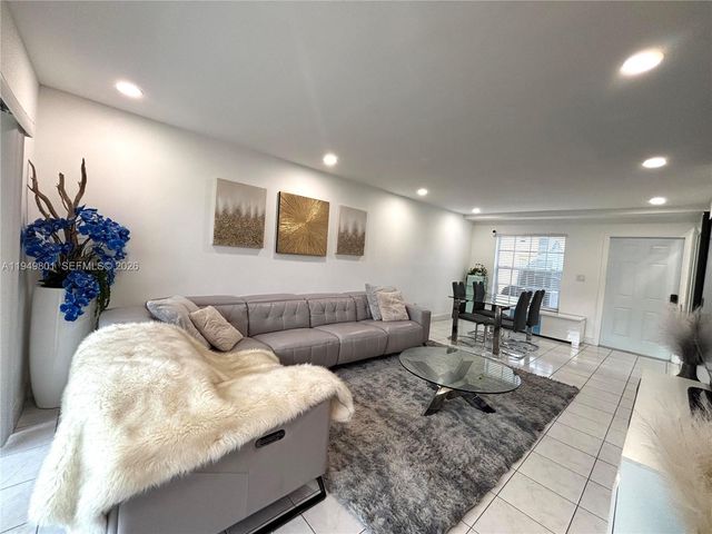 8384 SW 154th Ave 68, Miami, FL 33193