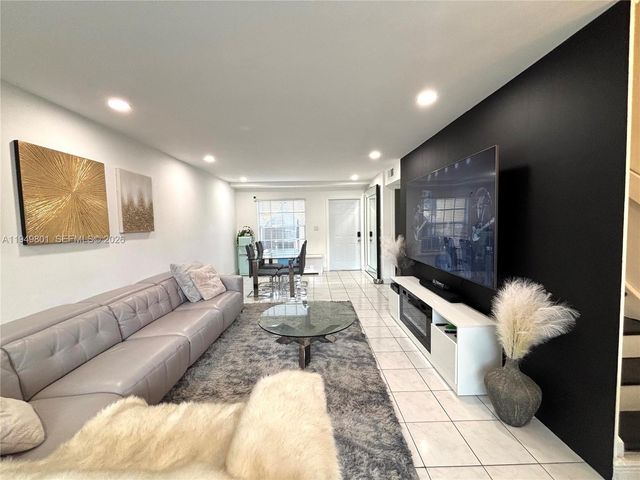 8384 SW 154th Ave 68, Miami, FL 33193