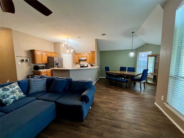 12201 Rolling Ridge Drive, Fort Worth, TX 76028