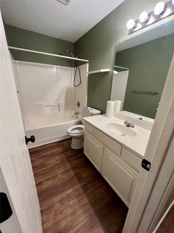 12201 Rolling Ridge Drive, Fort Worth, TX 76028