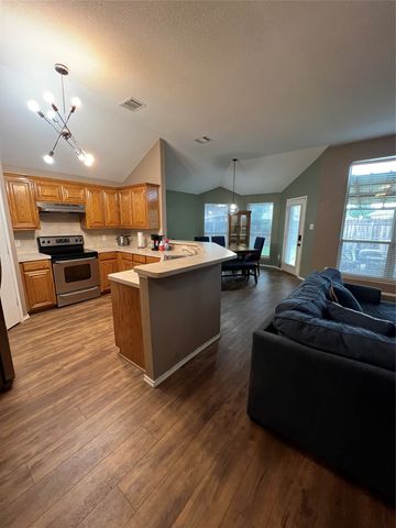 12201 Rolling Ridge Drive, Fort Worth, TX 76028