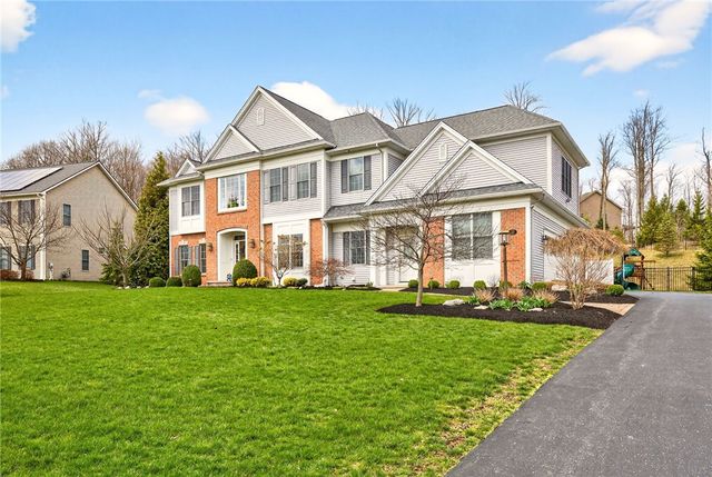 22 Greythorne Hill, Pittsford, NY 14534