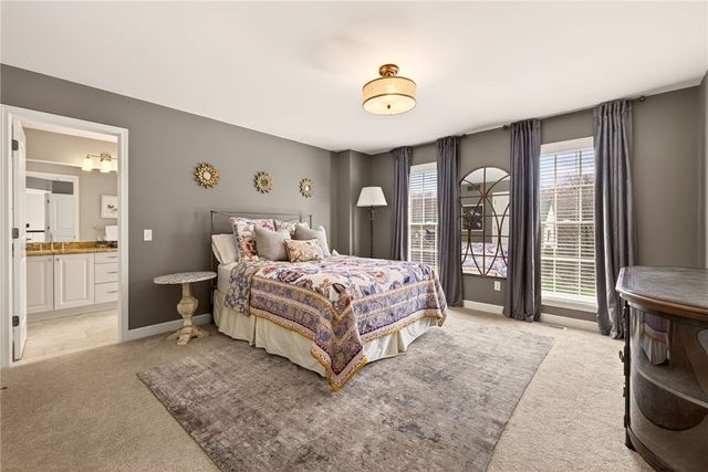 22 Greythorne Hill, Pittsford, NY 14534