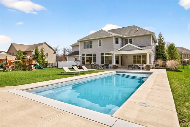 22 Greythorne Hill, Pittsford, NY 14534