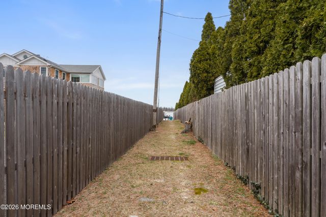 813 Dudley Lane, Point Pleasant, NJ 08742