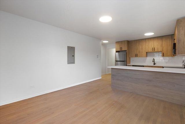 7357 N Winchester Avenue 2F, Chicago, IL 60626