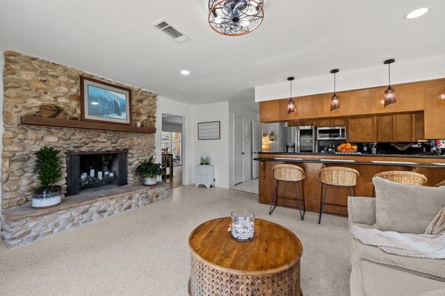 654 N Flamingo Drive, Seabrook, TX 77586