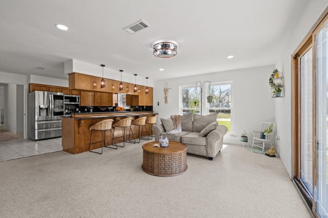 654 N Flamingo Drive, Seabrook, TX 77586