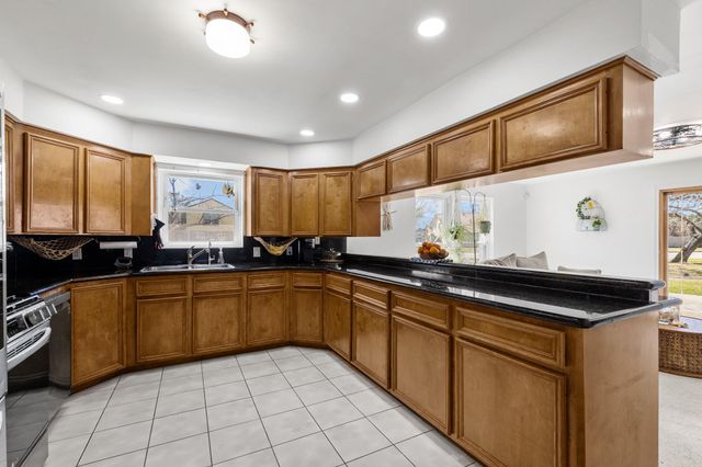 654 N Flamingo Drive, Seabrook, TX 77586