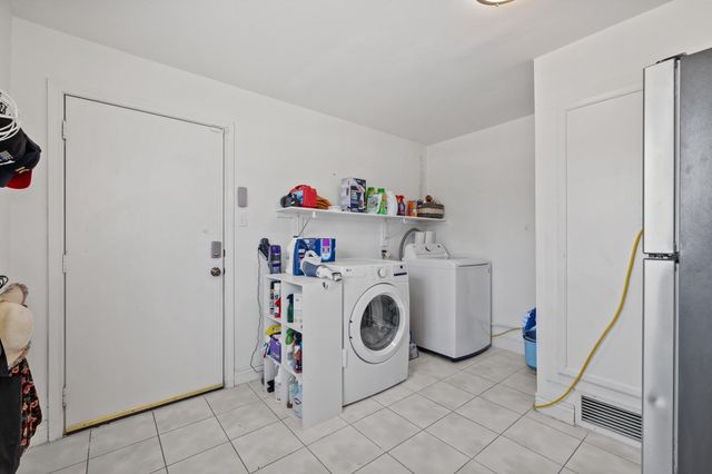 654 N Flamingo Drive, Seabrook, TX 77586