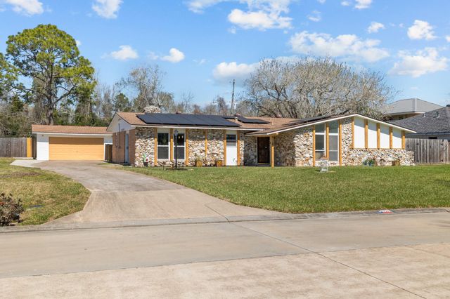 654 N Flamingo Drive, Seabrook, TX 77586