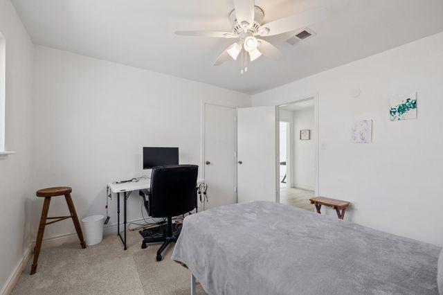 654 N Flamingo Drive, Seabrook, TX 77586