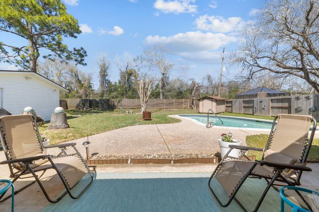 654 N Flamingo Drive, Seabrook, TX 77586