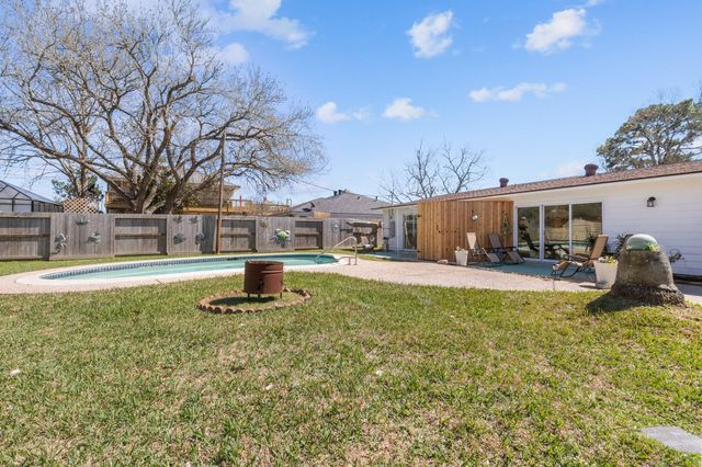 654 N Flamingo Drive, Seabrook, TX 77586