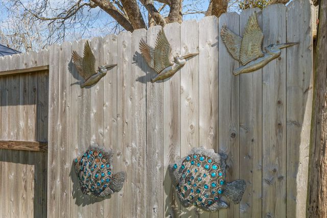 654 N Flamingo Drive, Seabrook, TX 77586