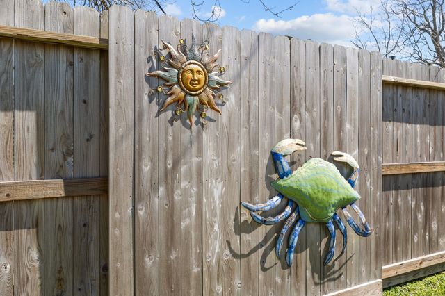 654 N Flamingo Drive, Seabrook, TX 77586